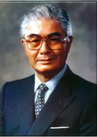 荣毅仁 — 名誉董事长