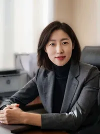 向晓晨 — 党委委员、财务总监